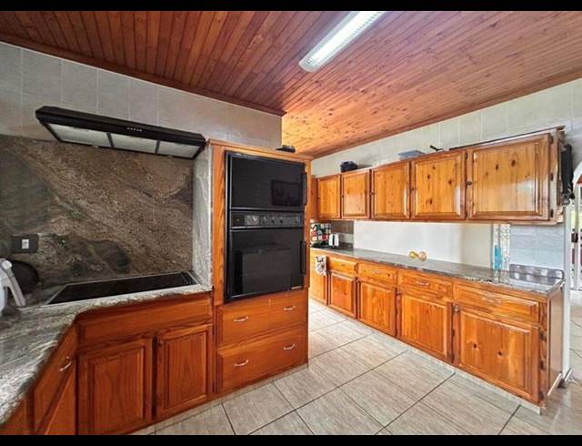 4 BEDROOM HOUSE FOR SALE IN MEER EN SEE